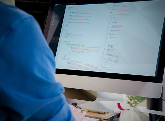 Travailler devant un ordinateur : 8 sources pour contrer les TMS