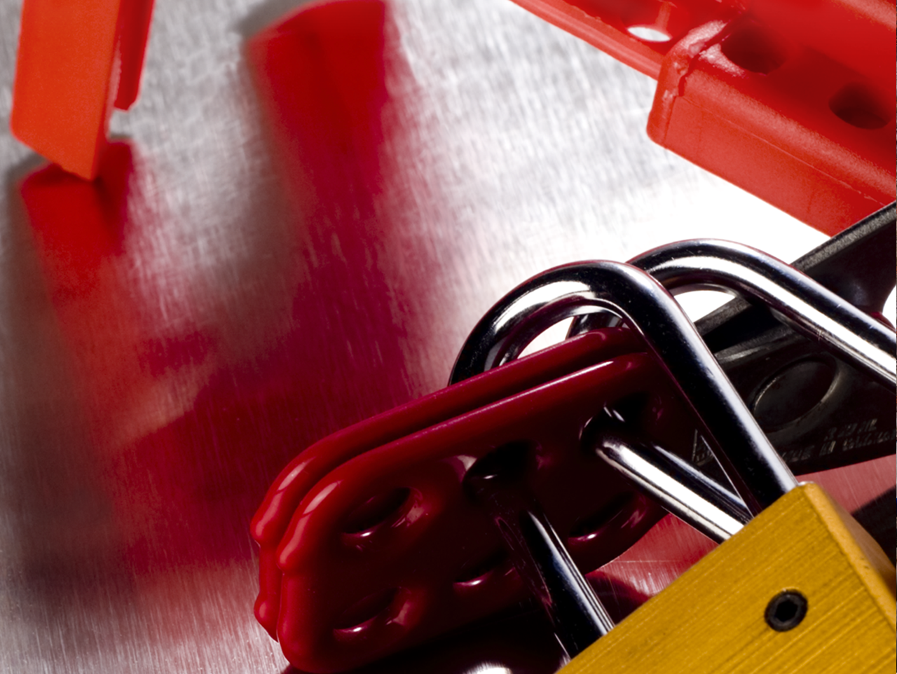 Une étude sur le contrôle des énergies dangereuses (cadenassage et autres méthodes) spécifique au secteur de la construction